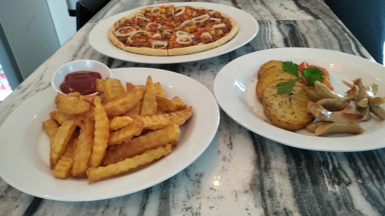 Anjo Maumere Hotel & Restaurant מראה חיצוני תמונה