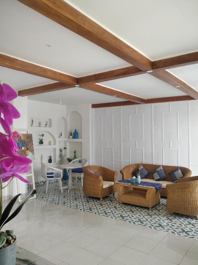 Anjo Maumere Hotel & Restaurant מראה חיצוני תמונה