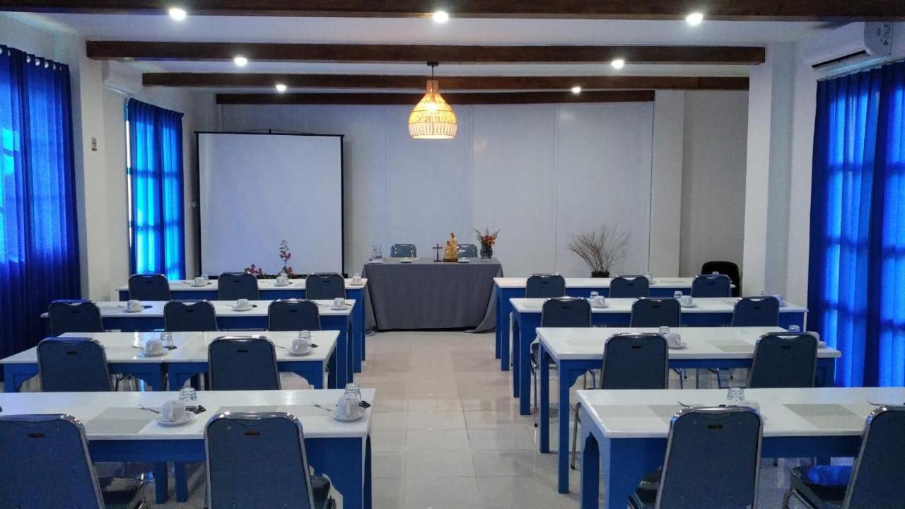 Anjo Maumere Hotel & Restaurant מראה חיצוני תמונה