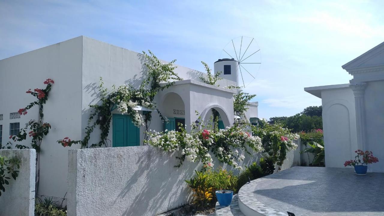 Anjo Maumere Hotel & Restaurant מראה חיצוני תמונה
